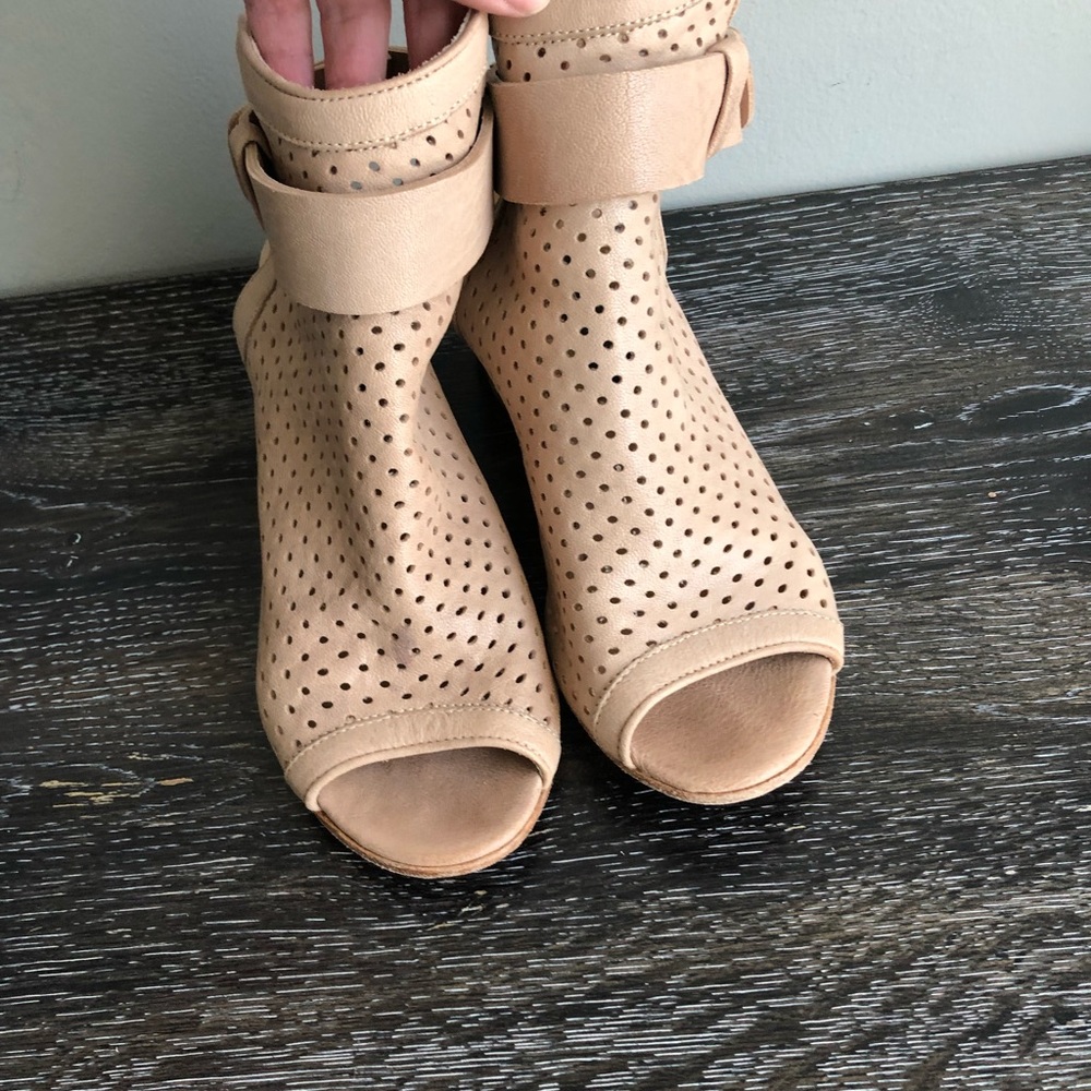 Leather sandals